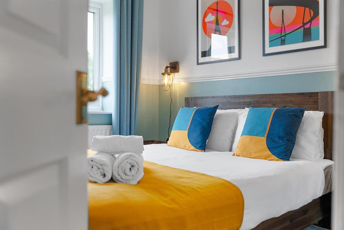 Contractors, Sleeps 8, 5 Bed, Driveway, Wi-fi Holiday home Birmingham