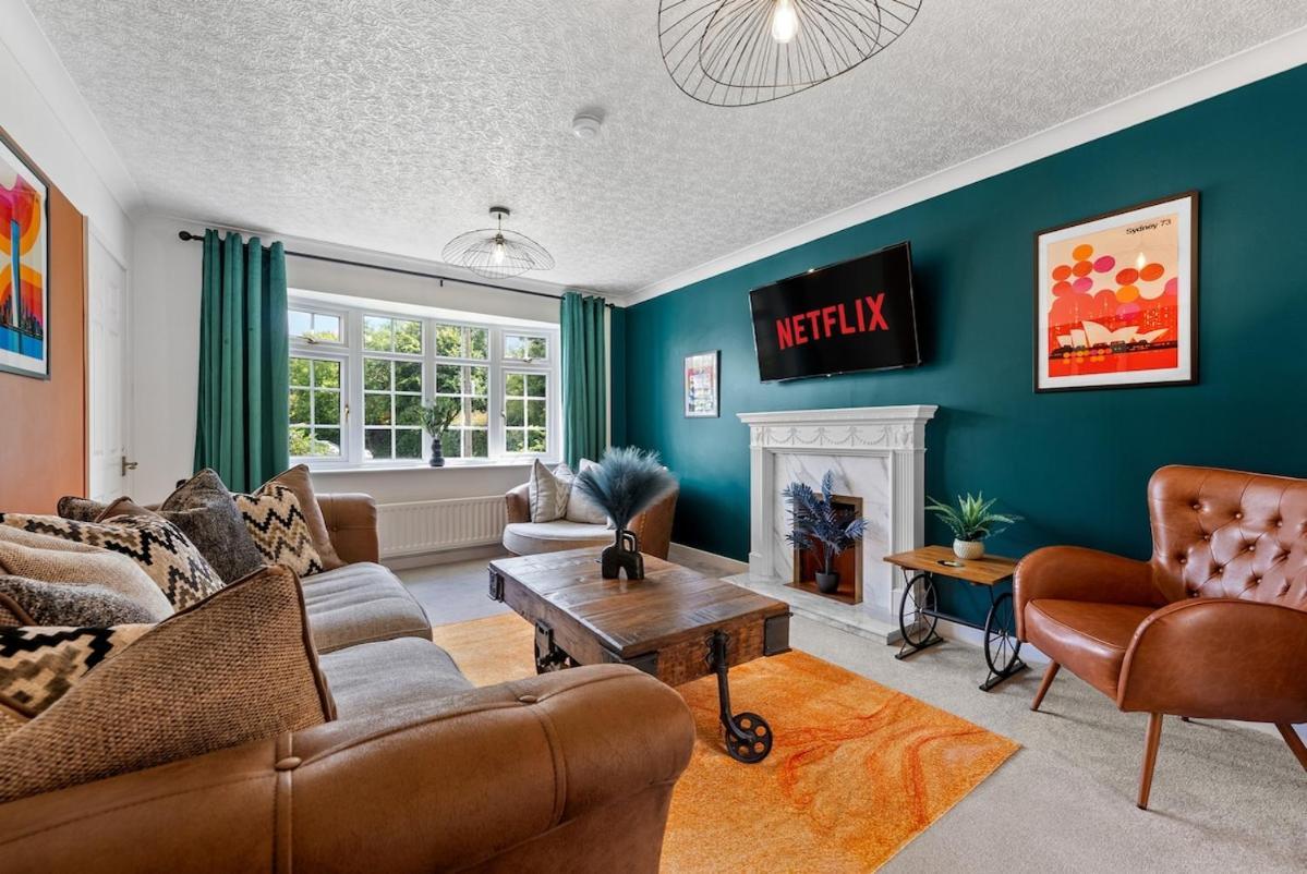 Contractors, Sleeps 8, 5 Bed, Driveway, Wi-fi Birmingham