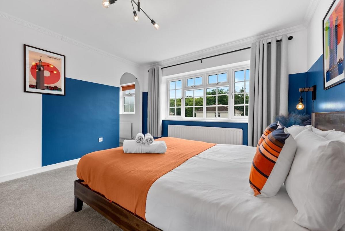 Contractors, Sleeps 8, 5 Bed, Driveway, Wi-fi