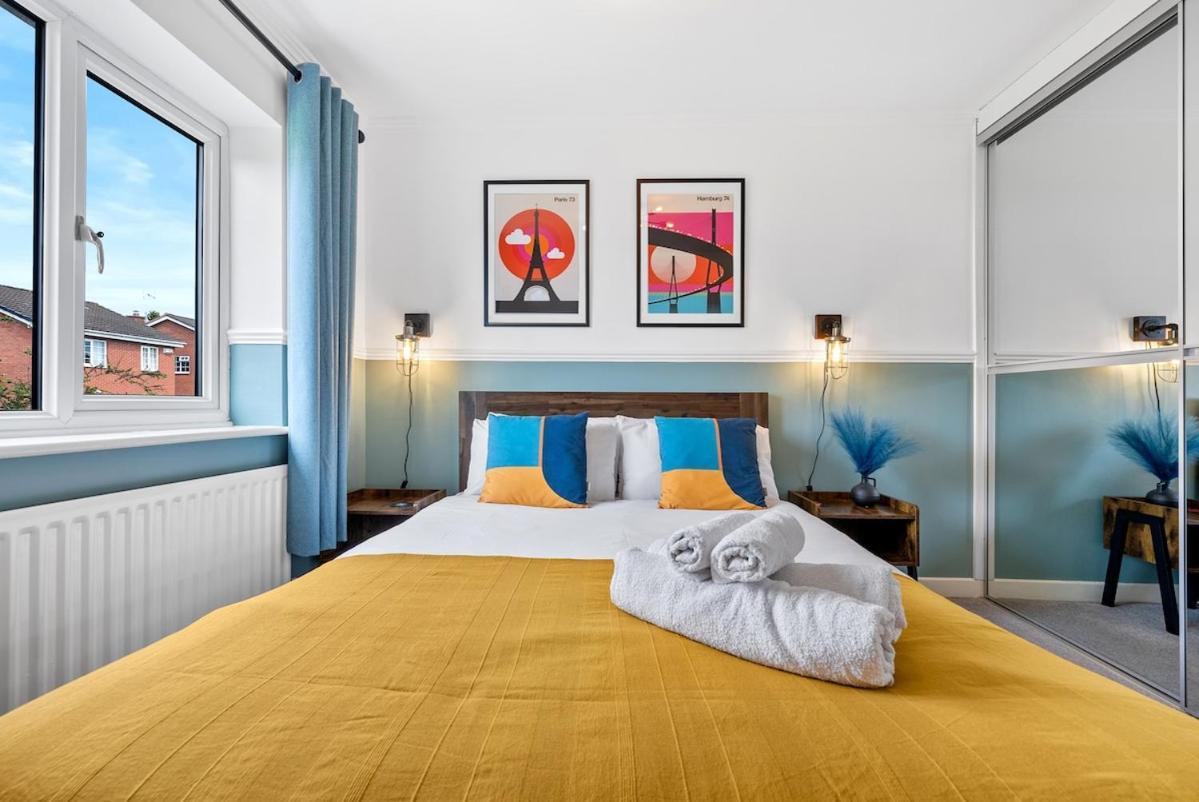 Contractors, Sleeps 8, 5 Bed, Driveway, Wi-fi Birmingham