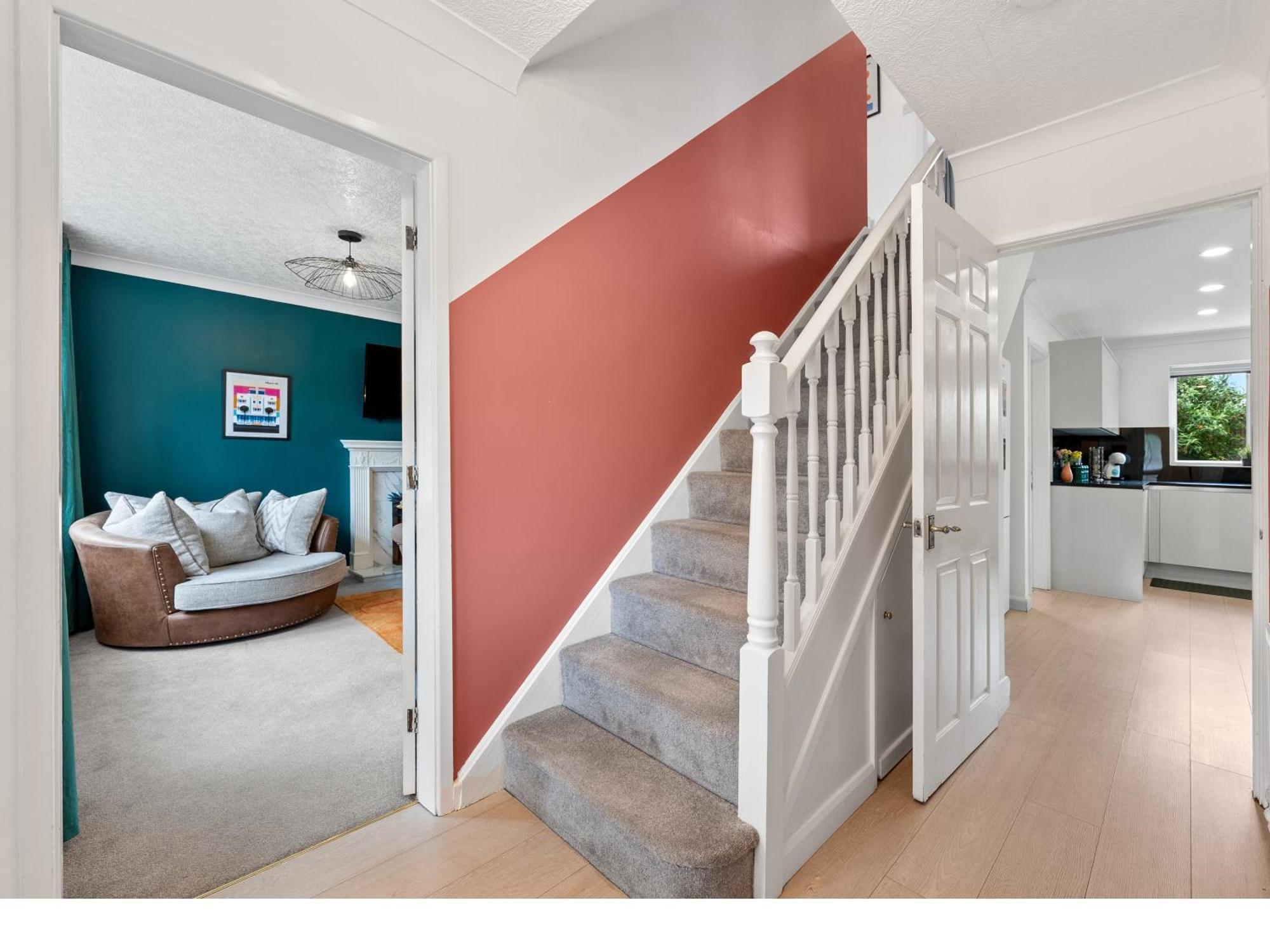 Holiday home Contractors, Sleeps 8, 5 Bed, Driveway, Wi-fi